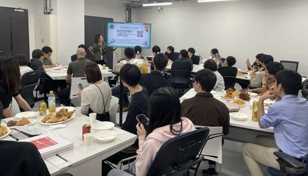 移転パーティーでのイベント説明の様子