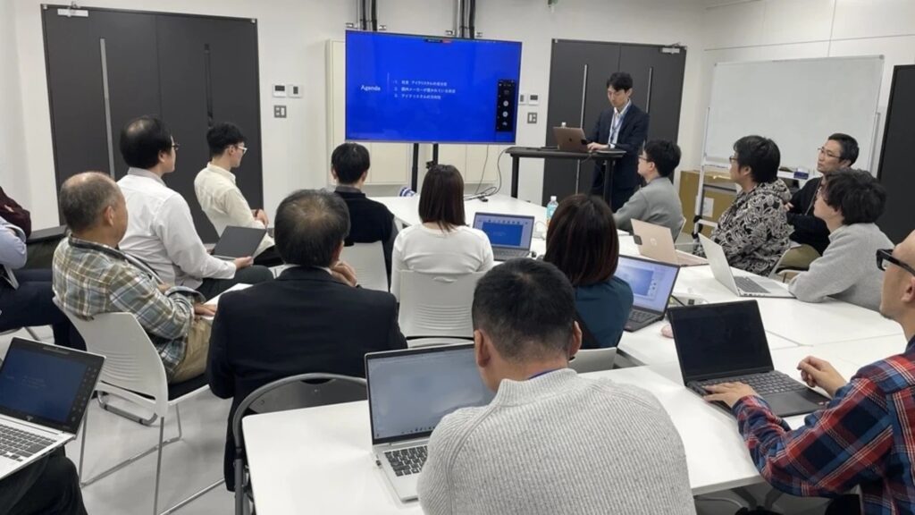 2025周年祭 会社の歴史を全社員で振り返る様子