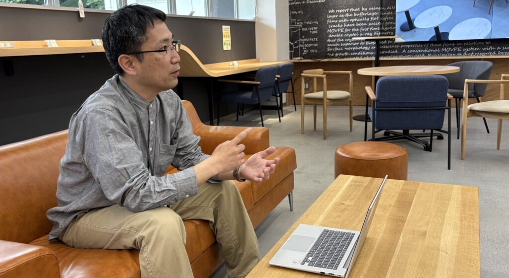 ソリューション事業部　朝岡さん